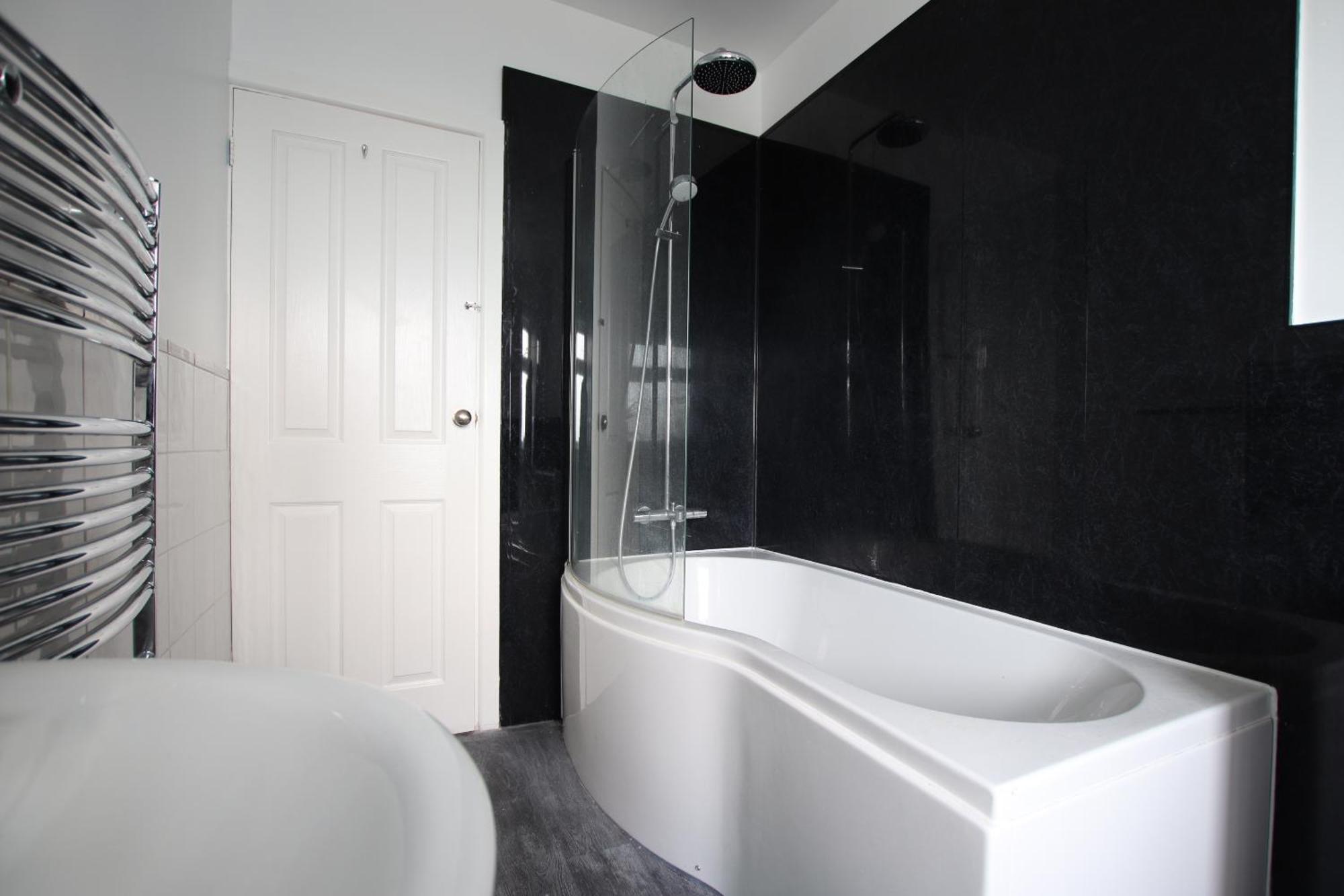 Contemporary Home In Friendly Easton, Free Parking Bristol Bagian luar foto